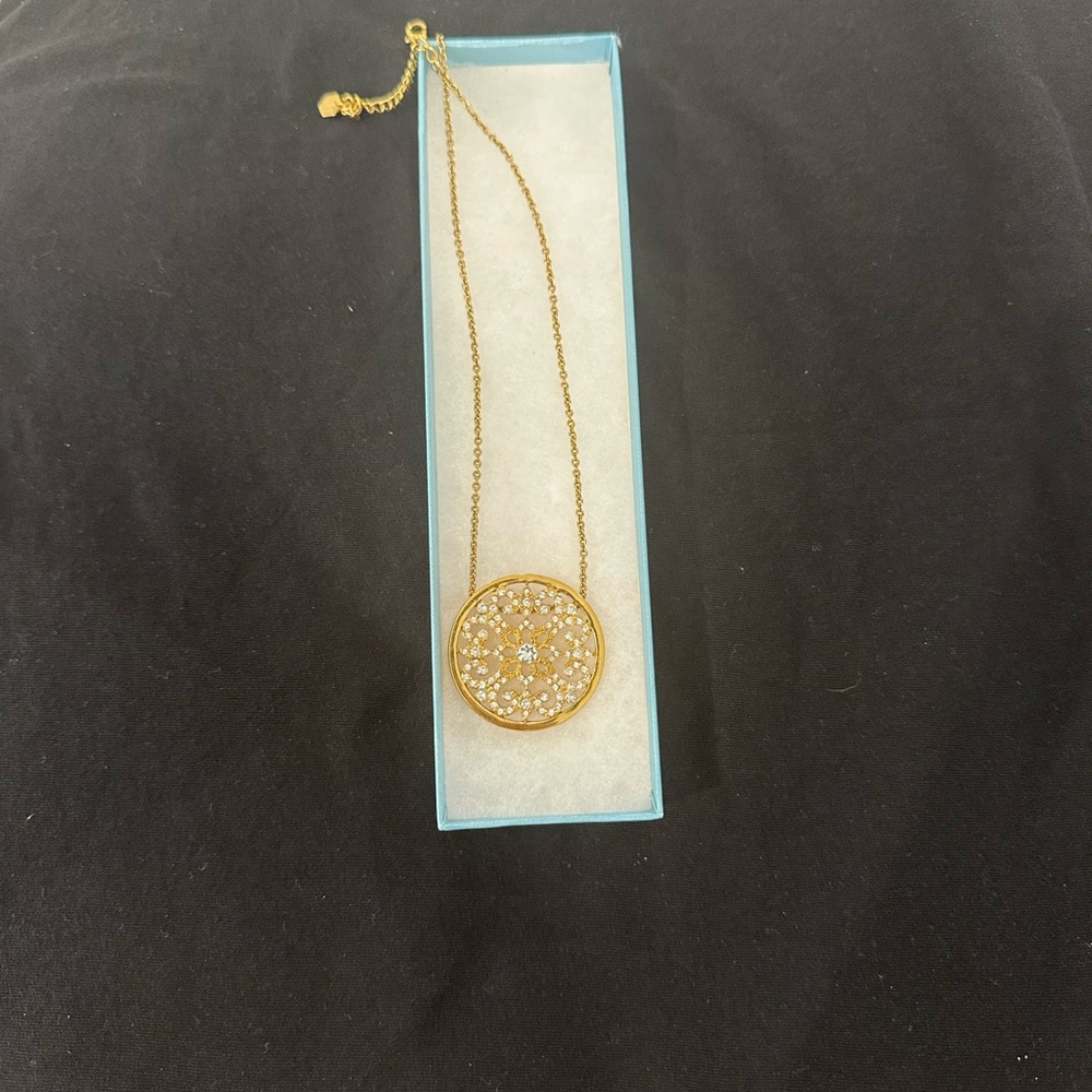 Touchstone Crystal Gold Round Filigree Pendant Necklace